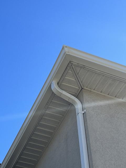 Seamless gutter gable roofline — Wyomissing, PA