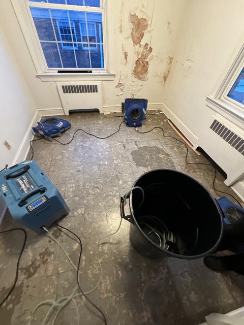 Water damage drying air mover shop vac — New Holland, PA