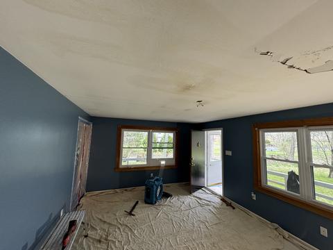 Water damage restoration room drying — Mohnton, PA